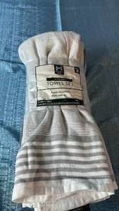 lot 6052 image: Members Mark Kitchen Towel Set