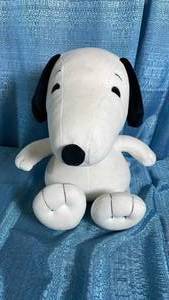 lot 6056 image: Snoopy Weighted Pillow