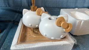 lot 6096 image: Hello Kitty bathroom set of 3