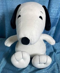 lot 7026 image: Snoopy Weighted Pillow