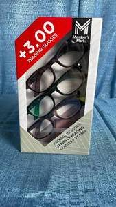lot 7044 image: Members Mark Reading Glasses 3-Pack 2.00