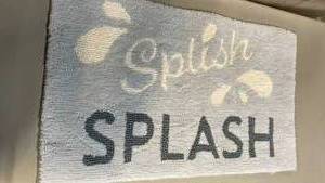 lot 7047 image: Member��s Mark �� SPLASH�� Bath Mat
