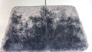 lot 7073 image: Grey Memory Foam Bath Mat with Non-Slip Base
