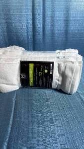 lot 7105 image: White Hand Towels 12 Pack