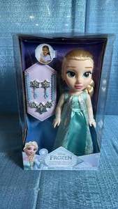 lot 7126 image: Disney Frozen Elsa Doll with Jewelry Set