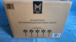 lot 8004 image: Members Mark 9-Function LED Snowflake Pathway Lights