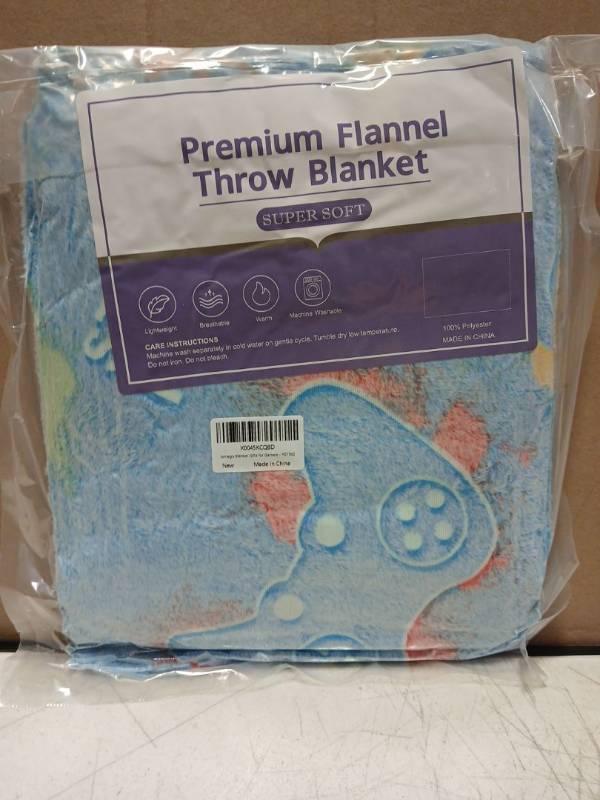 lot 34722 image: Premium Glow In The Dark Flannel Throw Blanket (Gamer) 50x60
