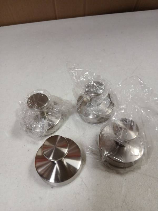 lot 27144 image: Suction Cup Hooks 4pk