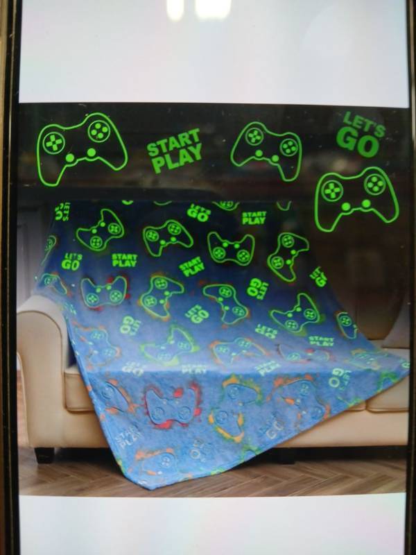 lot 23337 image: Gaming Glow In The Dark Premium Flannel Throw Blanket 50 x 60in Blue