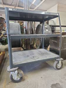 lot 11507 image: PLY Mobile AV-Series Heavy Duty Cart