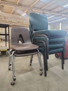 lot 11519 image: Office Chair Set - 6 Total