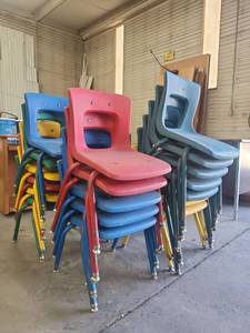 lot 11535 image: Bulk Lot of Artco-Bell Stacking School Chairs