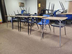 lot 16518 image: School Combo Desk - Set of 5