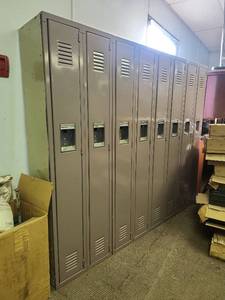 lot 16521 image: Medart Steel School Lockers