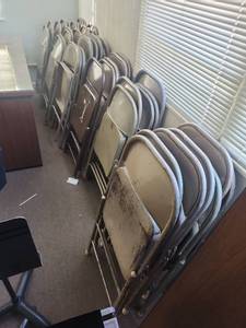 lot 16580 image: Metal Folding Chairs - Lot of 42
