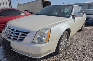 2009 Cadillac DTS - WHITE