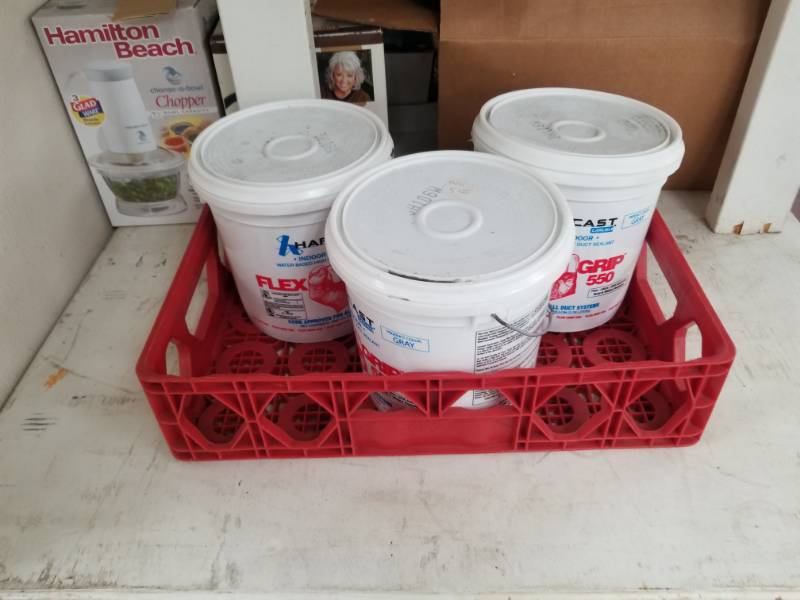 lot 5372 image: Flex Grip 550 by Carlisle Duct Sealant - 3 one gallon Tubs