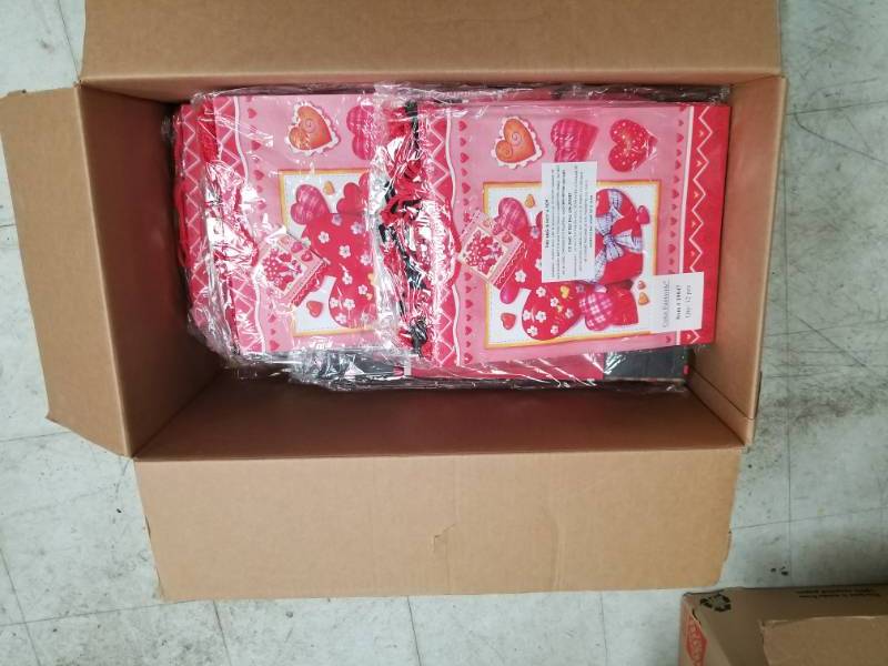 lot 5385 image: Case of Valentines Gift Bags