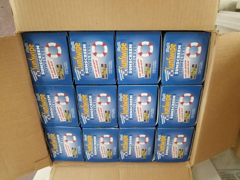 lot 5386 image: Case of Sun Swipe Sunburn Relief Towelettes 12 boxes 12 individually wrapped Packs