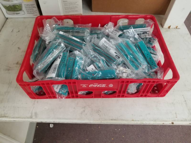 lot 5389 image: Crate Full of Pkgs  50 Scraper Blades