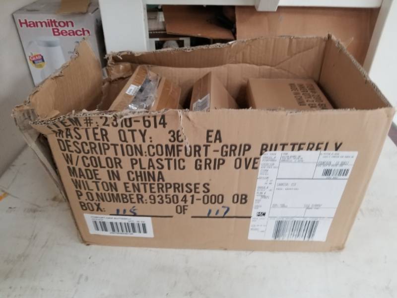 lot 5397 image: Case of Comfort Grip Butterfly Cookie Cutters by Wilton