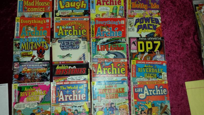 lot 5404 image: Lot of 20 Archie and the Gang Comic Books