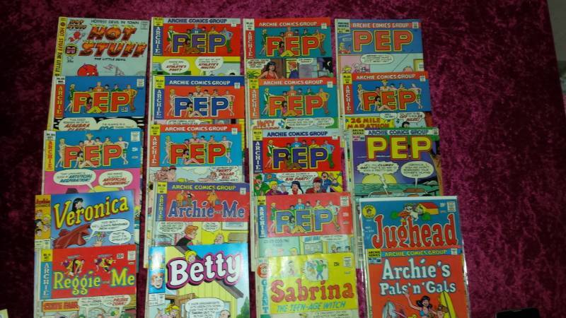 lot 5405 image: Lot of 20 Archie and the GangPep Comic Books