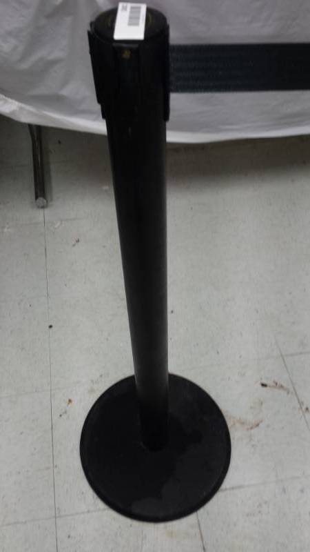 lot 5301 image: Crowd Control Xtenda Belt Pole