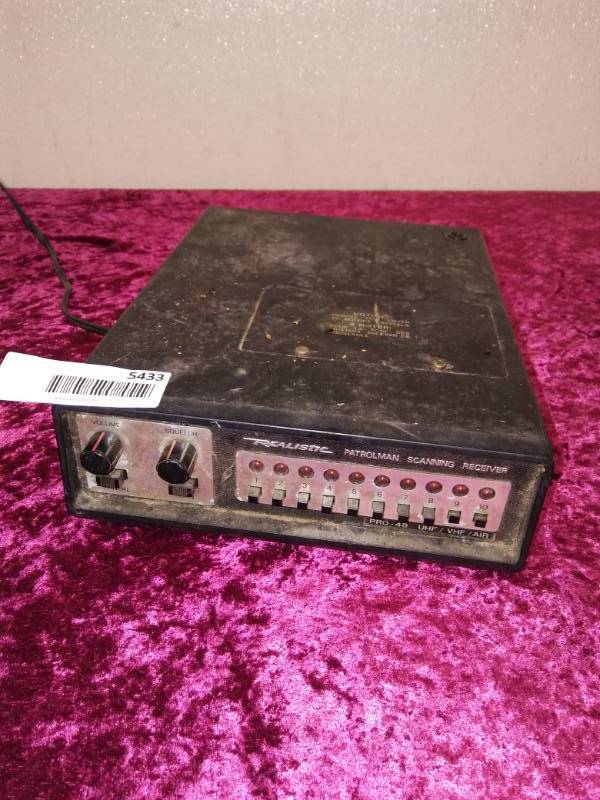lot 5433 image: Realistic Policeman Scanning Receiver CB