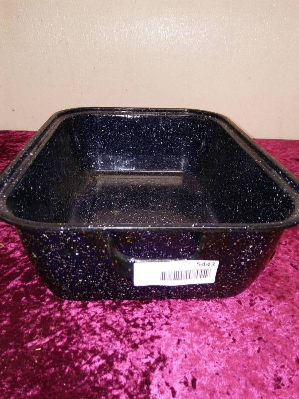lot 5443 image: Granite Ware Handled Roasting Pan Bottom