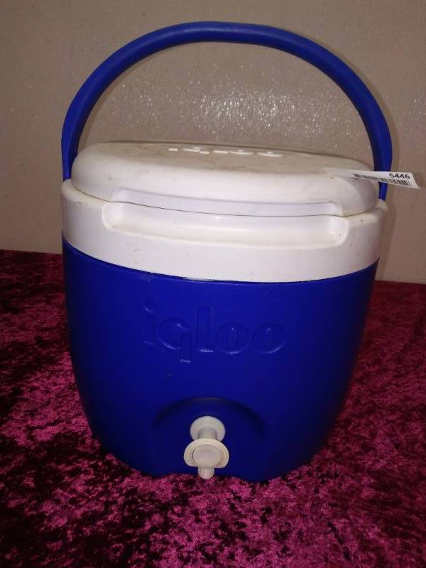 lot 5446 image: Igloo Handled Dispensing Blue  White Cooler