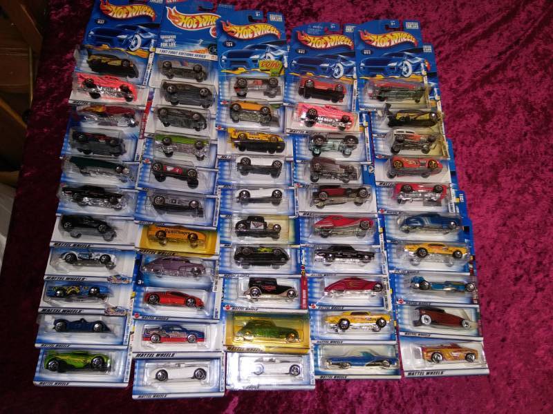 lot 5753 image: Hot Wheels Car Lot (52)