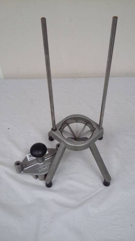 lot 5316 image: Nemco N55550-8 Easy Wedger Lemon and Lime Slicer