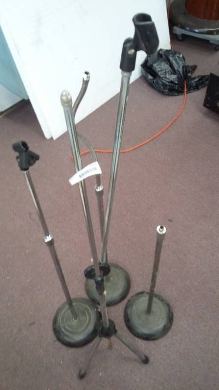 lot 5294 image: Lot of Mic Stands