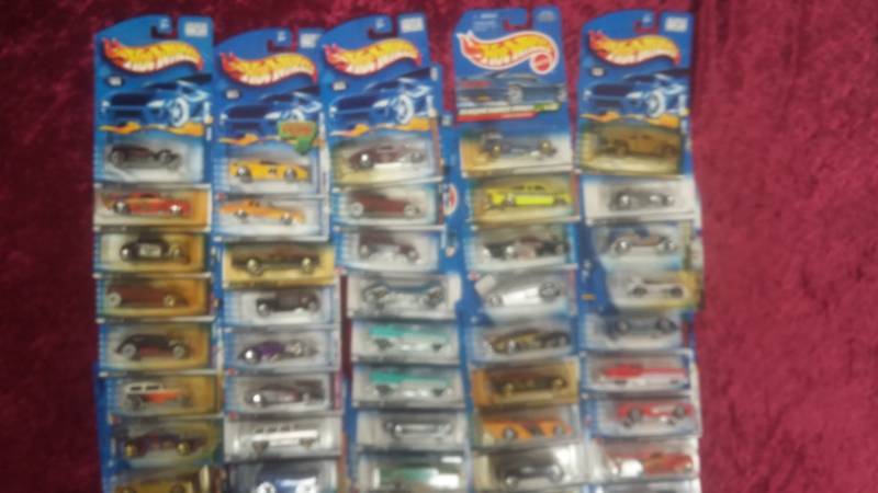 lot 5758 image: Large Lot of Hot Wheels