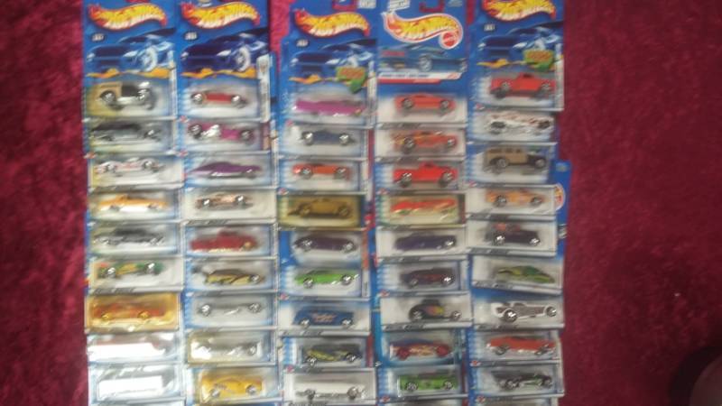 lot 5759 image: Large Lot of Hot Wheels