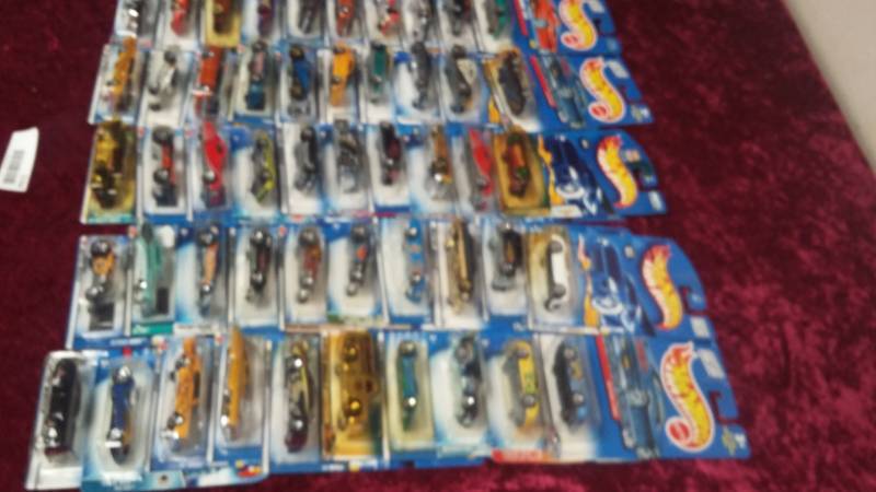 lot 5764 image: Large Lot of Hot Wheels