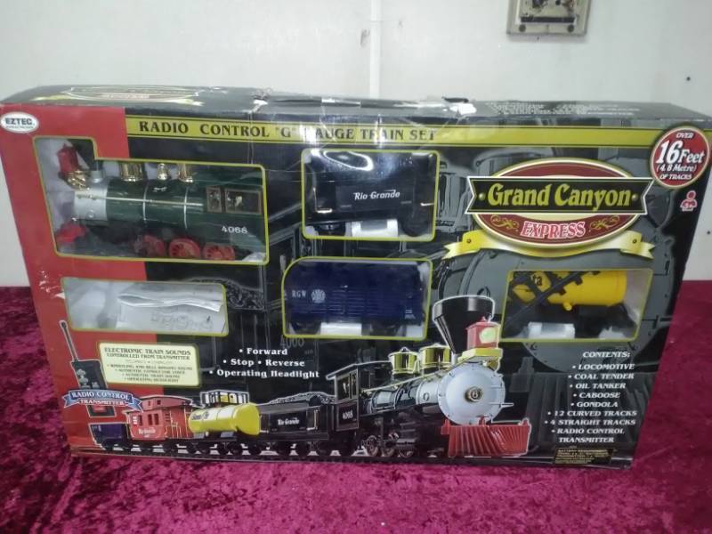 lot 5771 image: Train Set