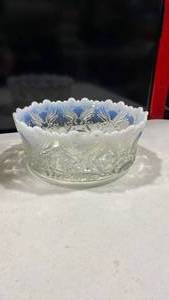 lot 1033 image: Opalescent edge glass bowl 9 in diameter