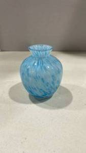 lot 1039 image: Art glass blue and white vase 4 in tall