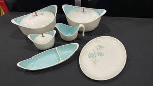 lot 1047 image: Vintage wildflower serving pieces total 9 pieces