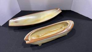 lot 1048 image: Frankoma dishes 16 in long