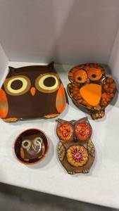 lot 1055 image: Mesa and other owl themed dishes
