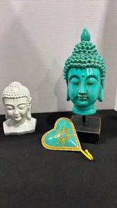 lot 1096 image: Buddha Head Statues and Decorative Heart Hook