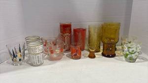 lot 1111 image: Mixed Decorative Vintage Drinking Glass Collection