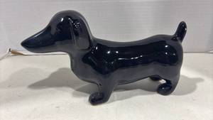 lot 1113 image: Black Glass Dog Figurine 11 Inches Long