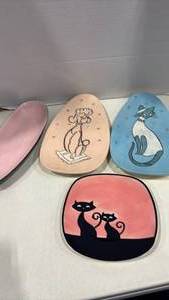 lot 1117 image: Vintage Oval Plates and more