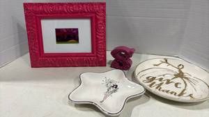 lot 1124 image: Decorative Home Accent Collection in Pink