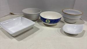 lot 1130 image: Variety of Bowls
