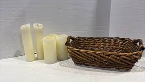 lot 1167 image: Wicker Basket with battery powered Candles